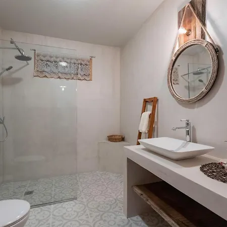 Rose Traditional House