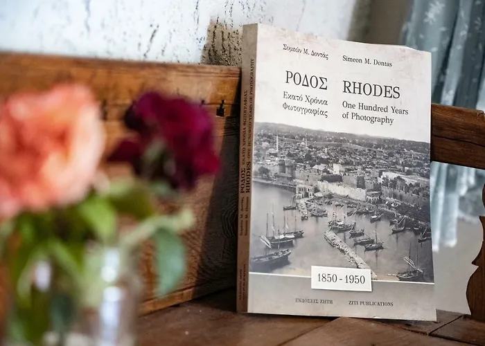 Rose Traditional House * Архангелос