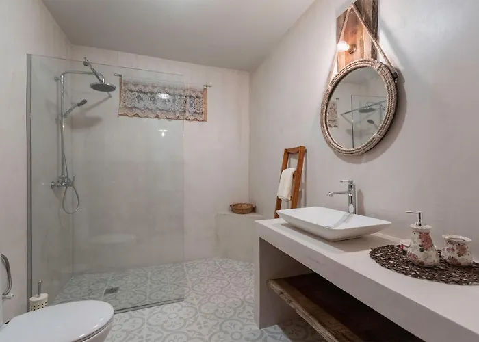 Rose Traditional House